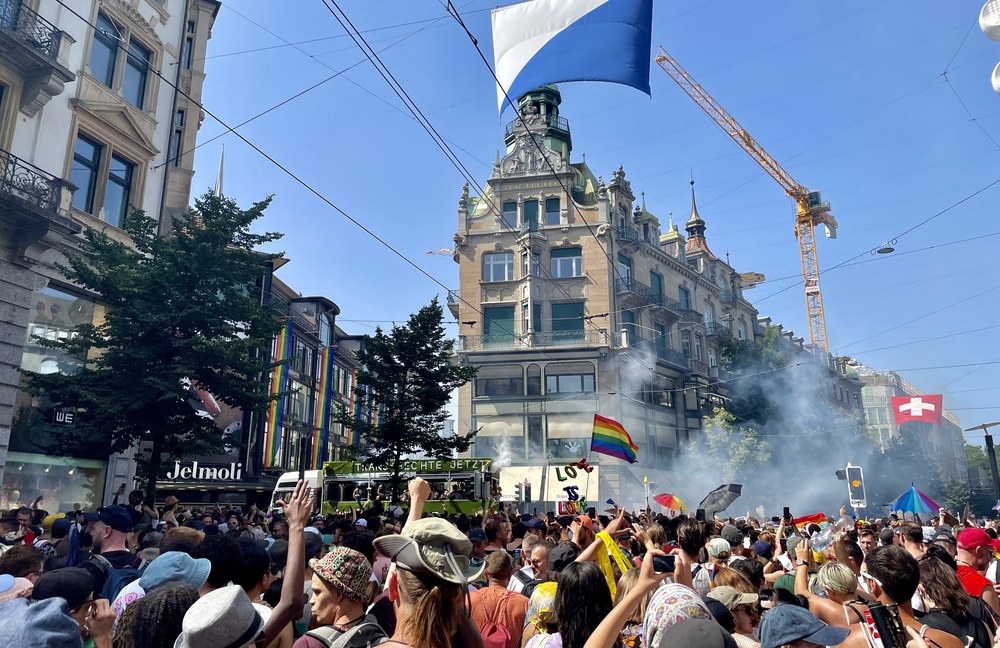 SCHWEIZ: Die Zurich Pride 2026 beschränkt sich auf Demo und Partys