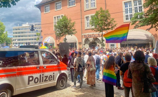 SCHWEIZ: PinkCops müssen Kommentarfunktionen wegen Hate Speech deaktivieren