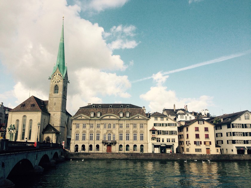 SCHWEIZ: Regenbogen-Fussgängerstreifen und LGBTI+ Ampeln für Zürich?