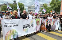 SCHWEIZ: Zehntausende besuchten die Zurich Pride 2024!