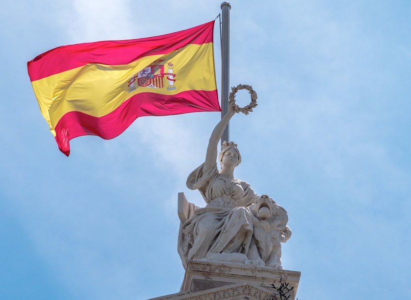 SPANIEN: Rechtsextreme ziehen gegen neues LGBTI+ Gesetz vor Gericht
