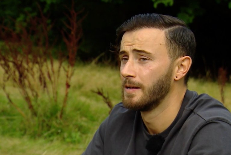 SPORT: Schwuler Profi-Fussballer gibt Rücktritt bekannt