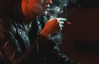 STUDIE: LGBT-Jugendliche rauchen viel häufiger