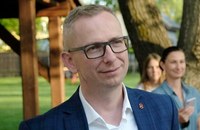 TSCHECHIEN: Politiker hat Coming Out nach Schiesserei in Bratislava