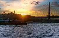 TÜRKEI droht mit der Inhaftierung von trans Menschen und queeren Paaren