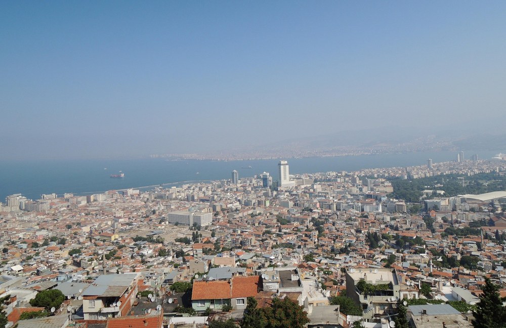 TÜRKEI: Sie posteten Bilder von küssenden, queeren Paaren - angeklagt!