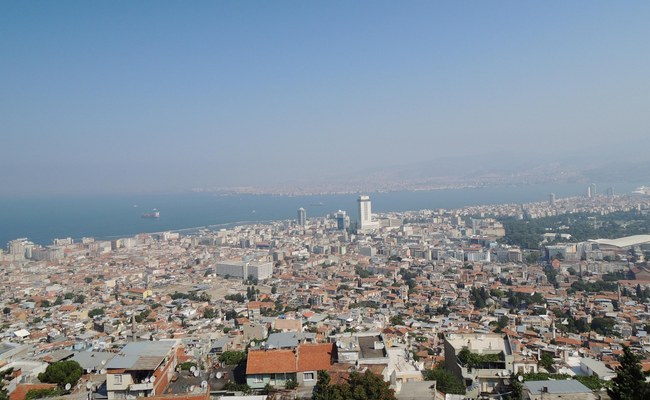 TÜRKEI: Sie posteten Bilder von küssenden, queeren Paaren - angeklagt!