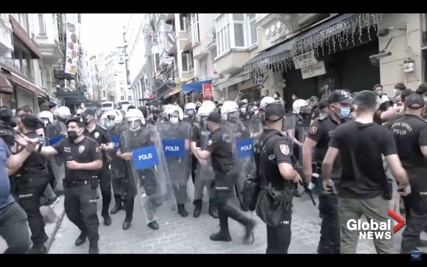 TÜRKEI: Tränengas und Verhaftungen während Istanbul Pride