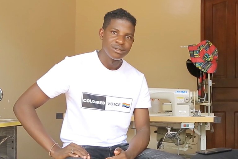 UGANDA: LGBTI+ Aktivist lebensgefährlich verletzt