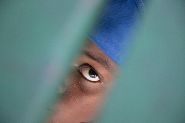 UGANDA: Zwei sich küssende Frauen - Verfahren endlich eingestellt!