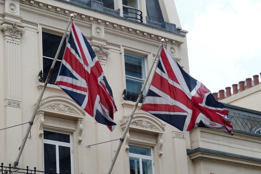 UK: LGBTI+ feindliche Hassverbrechen gelten neu als schwere Straftat