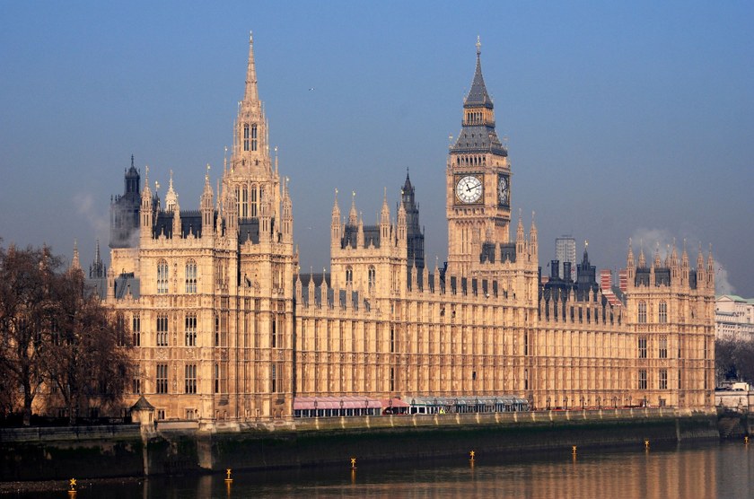 UK: Verbot von Konversionsmassnahmen wird im Parlament debattiert