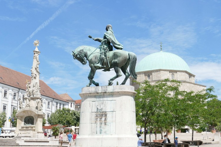 UNGARN: Mögliche Haftstrafe für Veranstalter der Pride in Pécs