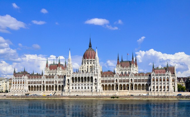 UNGARN will mit Orban-Vergangenheit abschliessen - auch bezüglich der Rechte für LGBTI+