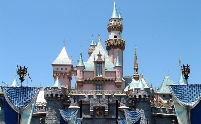 USA: MAGA ruft zum Besuch im Disneyland während den Gay Days auf