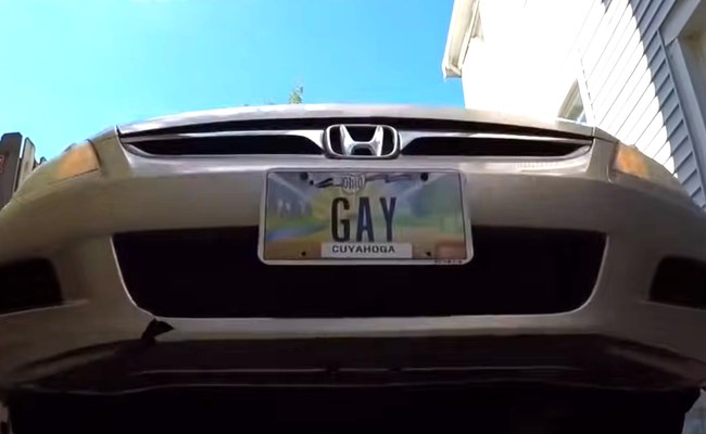 USA: Mann gewinnt vor Gericht und darf mit GAY-Autokennzeichen fahren