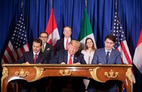 USA: Regierung Trump nimmt LGBT-Schutz aus Handelsabkommen