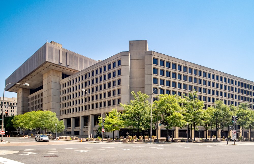 USA: Wegen Pride Flag entlassener Mitarbeiter verklagt das FBI