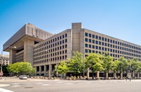 USA: Wegen Pride Flag entlassener Mitarbeiter verklagt das FBI