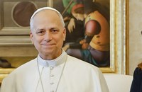 VATIKAN: Papst Leo eröffnet Kirchentreffen und fordert Gespräche über Reformen
