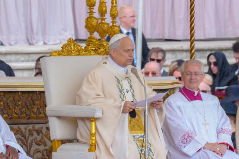 VATIKAN: Papst Leo trifft sich mit LGBTI+ Organisation