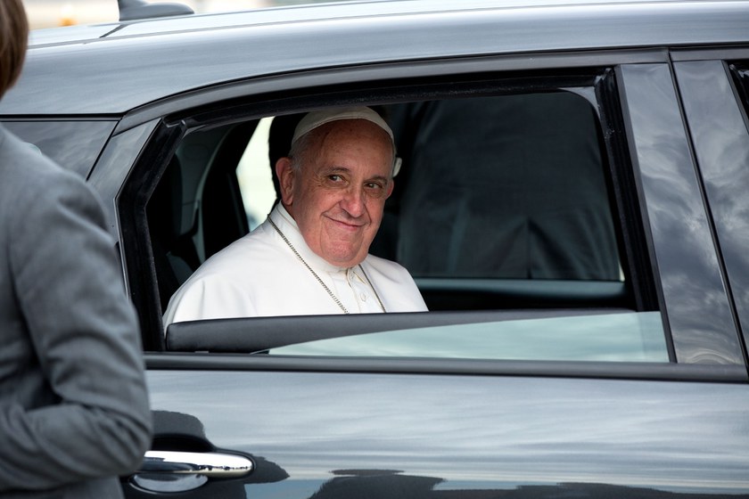 VATIKAN: Papst rief Regenbogenfamilie an um sie zu unterstützen