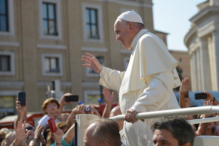 VATIKAN: Wieder erfreuliche und bedauerliche Neuigkeiten vom Papst
