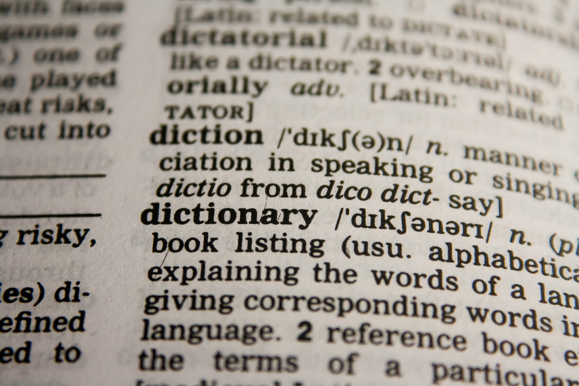 WELTWEIT 18 neue queere Wörter im Oxford English Dictionary — GAY.CH · Alles bleibt anders!