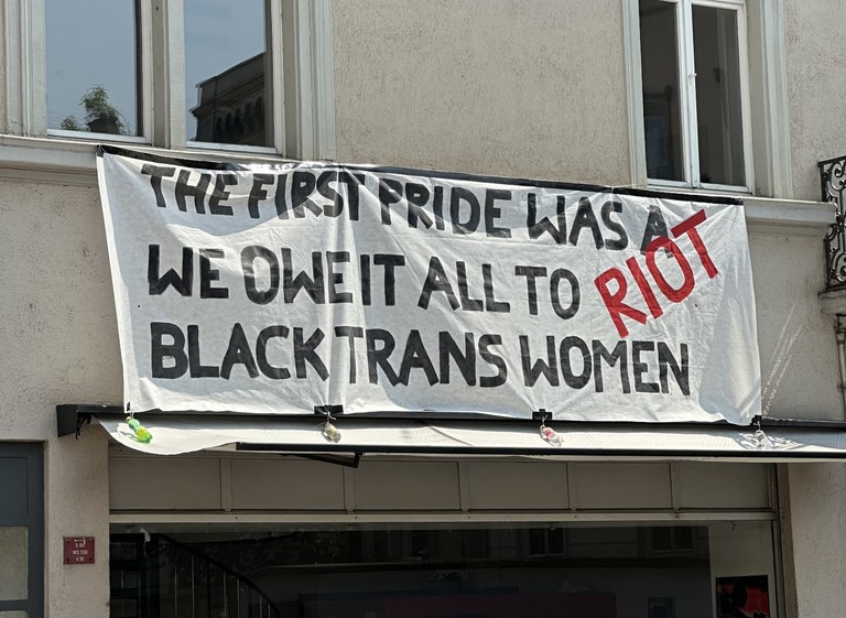 WELTWEIT: #PrideWithTheT wird von fast 200 Pride-Organisationen unterstützt