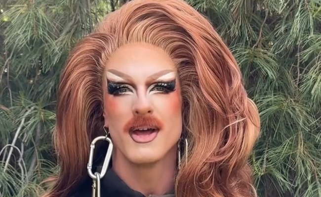 WIRTSCHAFT: Drag und Umweltaktivistin Pattie Gonia äussert sich zur Klage von Patagonia