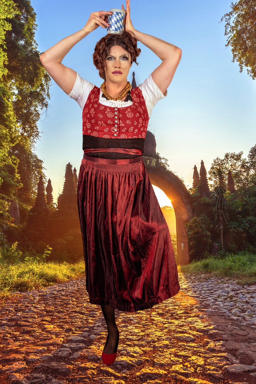 O zapft is by Rachel Harder