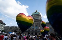 PRIDE: Strahlender Sonnenschein an der zweiten BernPride