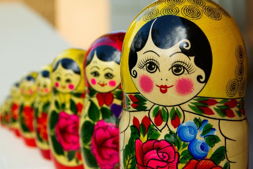 HINTERGRUND: Mit seiner neokolonialen Politik trägt Russland LGBTI+ Feindlichkeit in die Welt