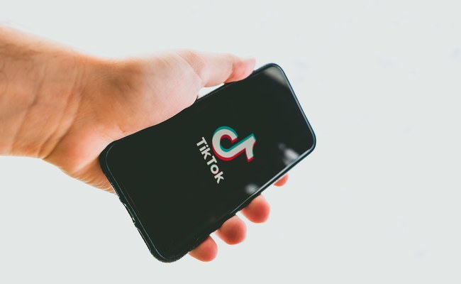 HINTERGRUND: Weiss TikTok vor Dir, dass Du queer bist?